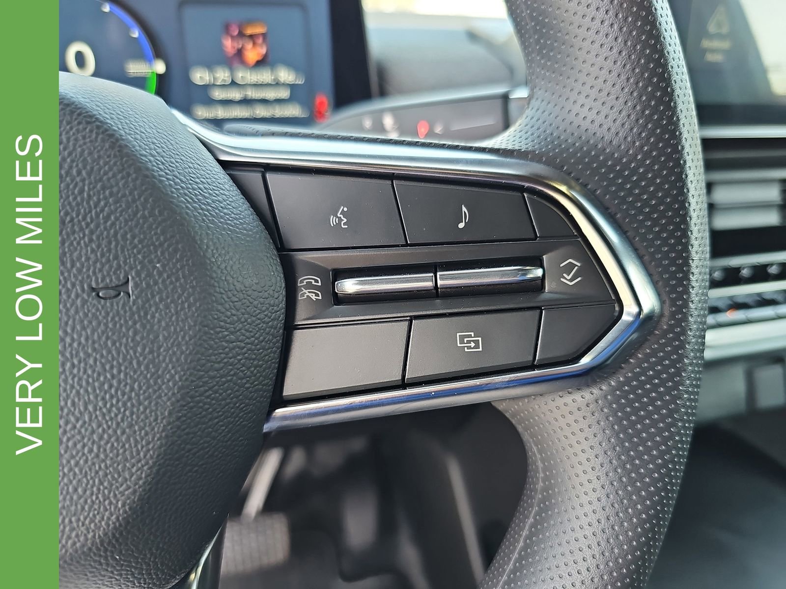 Used 2025 Honda Prologue EX image 17