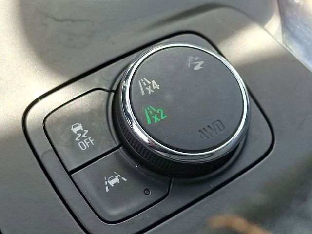 Used 2021 Chevrolet Traverse LT image 25