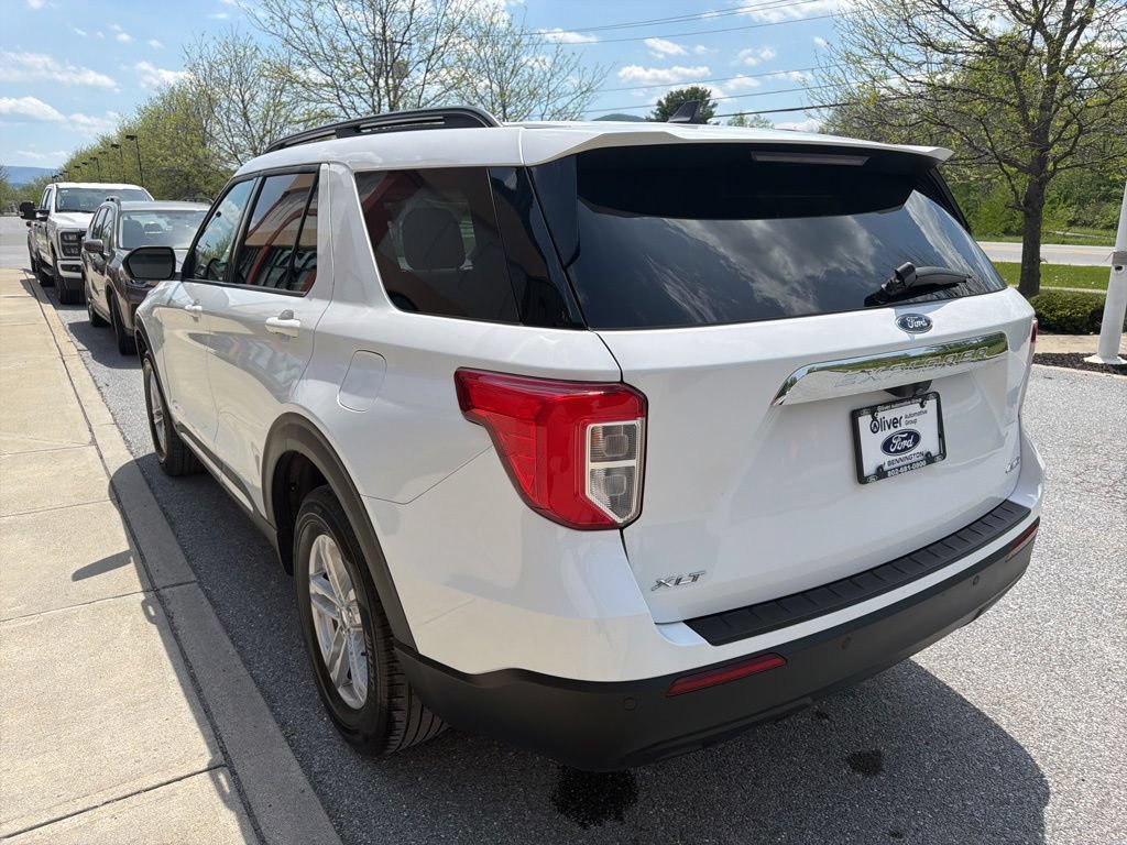 Used 2022 Ford Explorer XLT AWD/4WD image 5