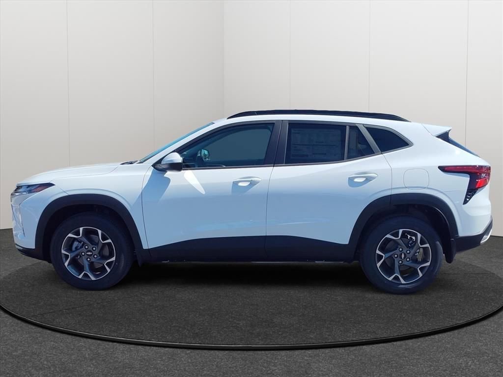 New 2026 Chevrolet Trax LT w/ Driver Confidence Package FWD image 2
