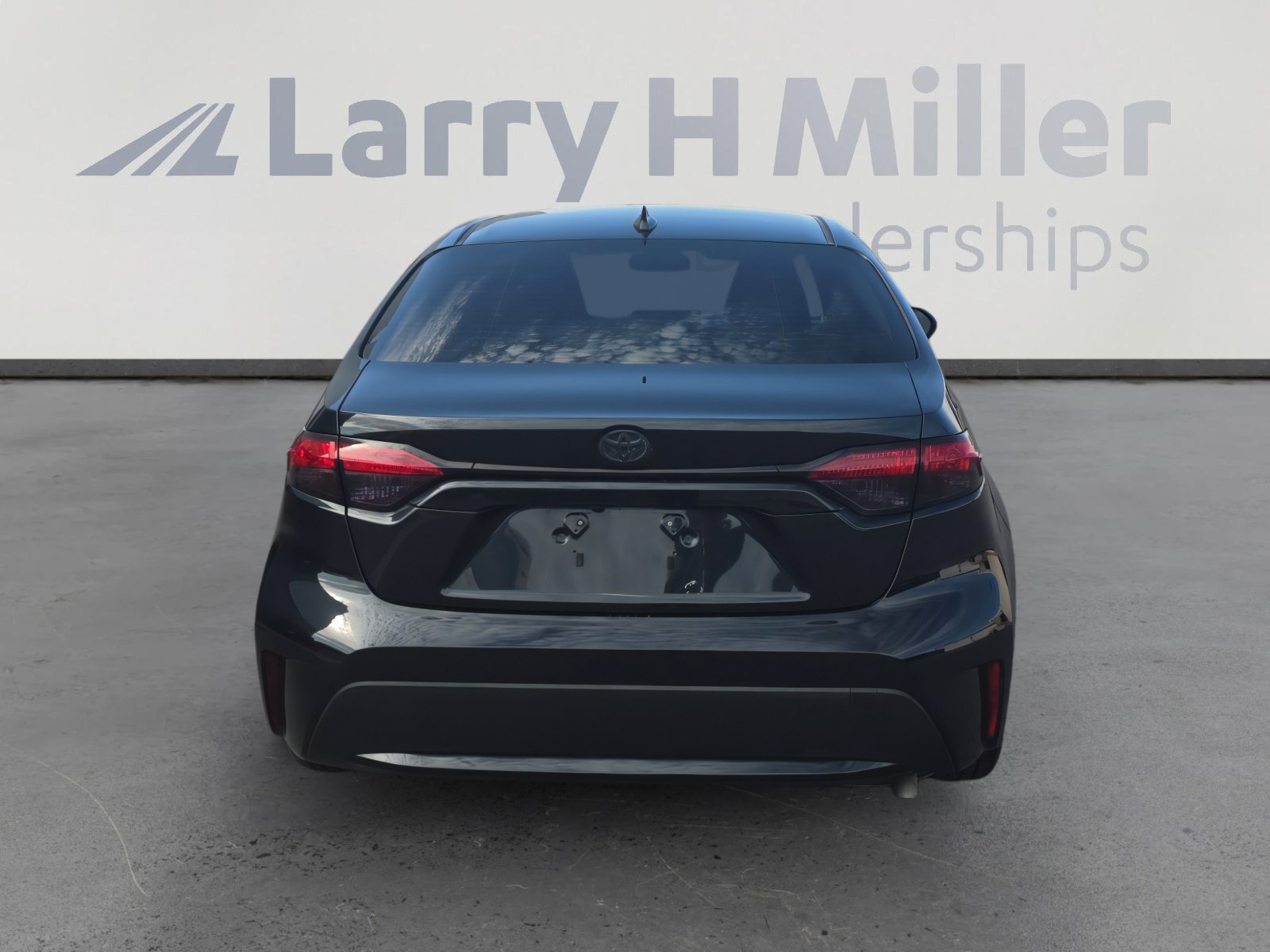 Used 2020 Toyota Corolla LE FWD image 4