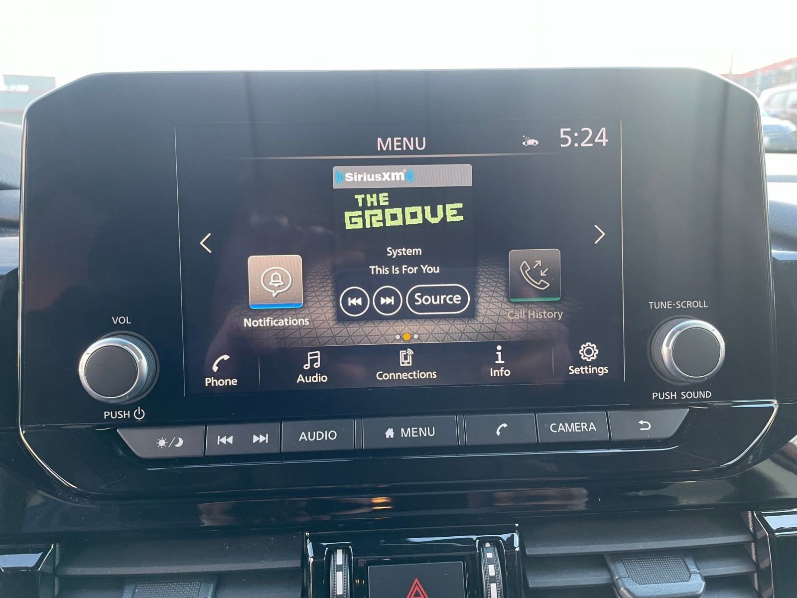 Used 2025 Nissan Pathfinder SV image 20