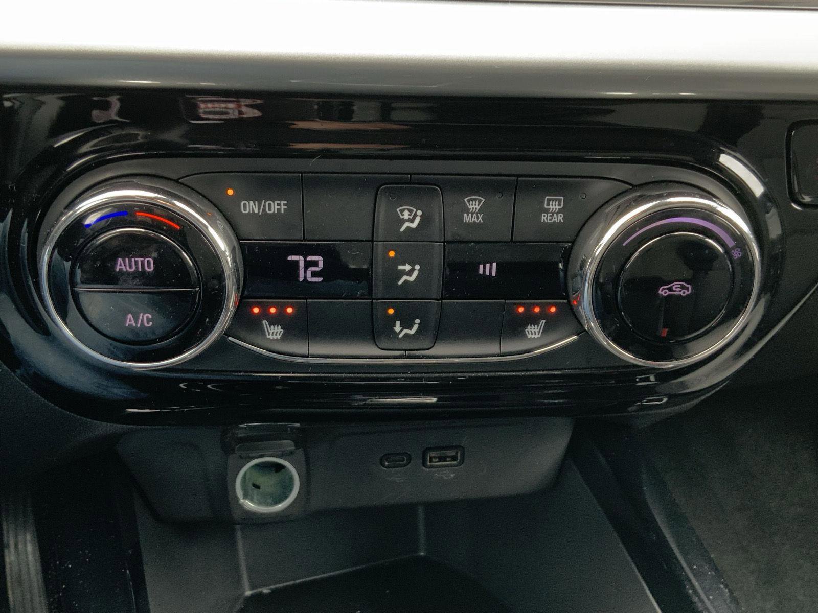 Used 2025 Chevrolet Trax LT w/ LT Convenience Package FWD image 40