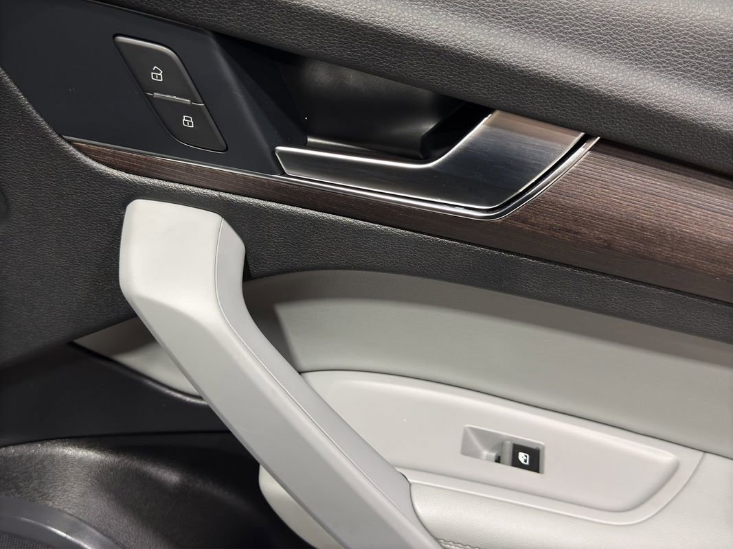 Used 2022 Audi Q5 2.0T Premium Plus w/ Premium Plus Package image 17