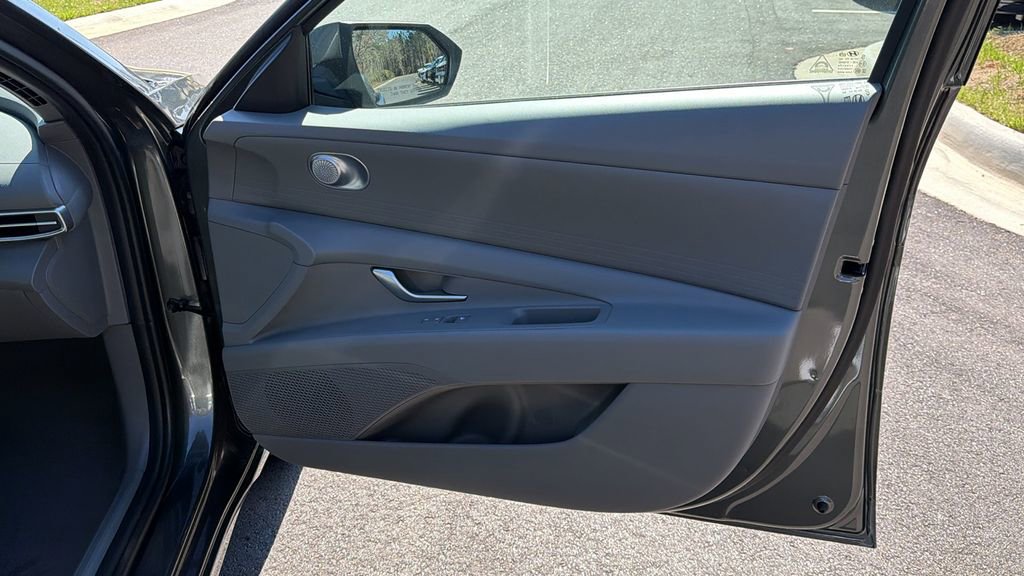 New 2026 Hyundai Elantra SE image 14