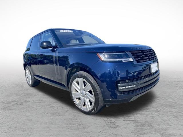 Used 2023 Land Rover Range Rover SE AWD/4WD image 3