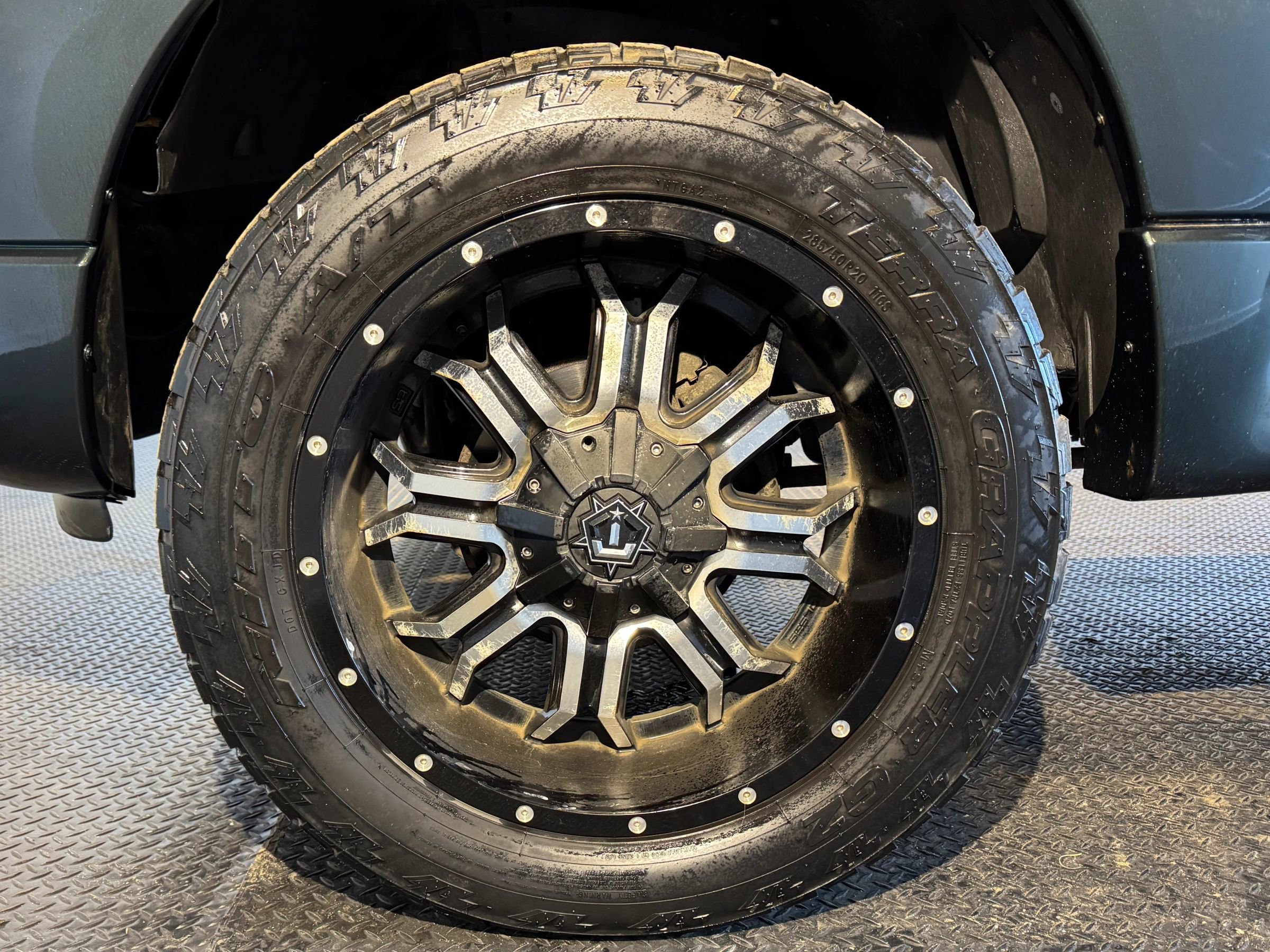 Used 2004 Ford Explorer Sport Trac XLT image 22