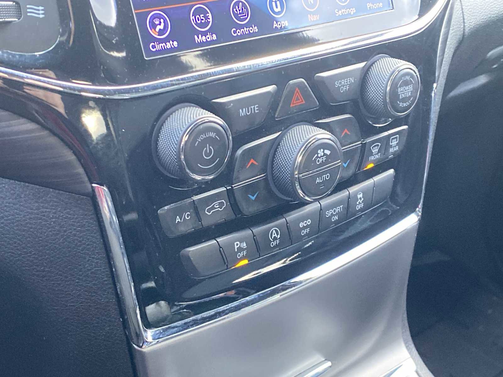 Certified 2020 Jeep Grand Cherokee Laredo w/ Quick Order Package 2BN North image 26