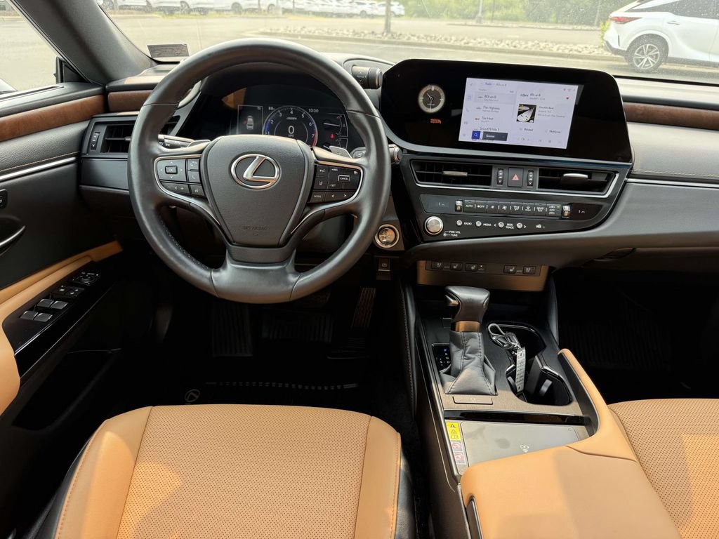 Used 2025 Lexus ES 350 w/ Premium Package FWD image 8