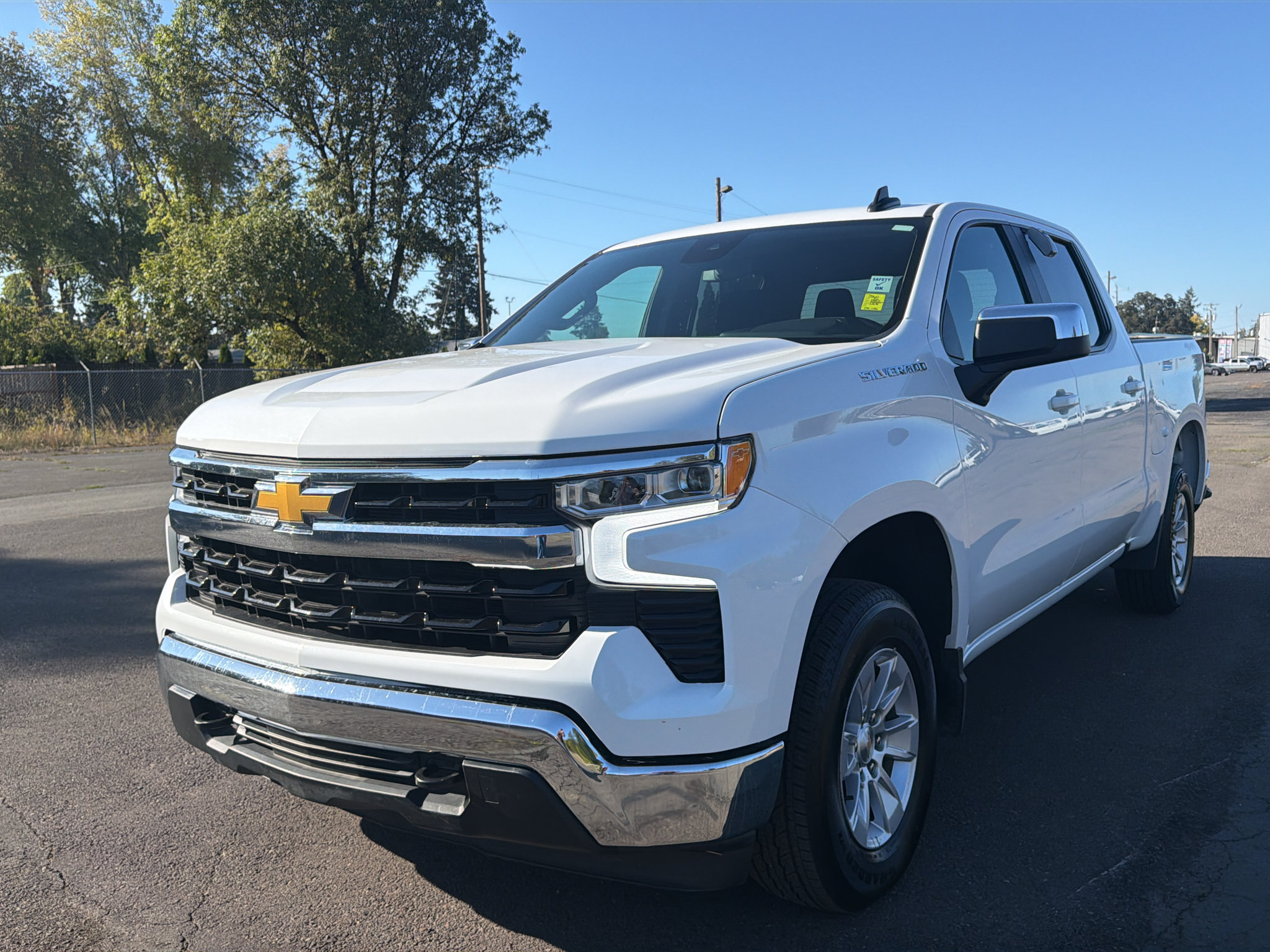 Used 2026 Chevrolet Silverado 1500 LT AWD/4WD image 3