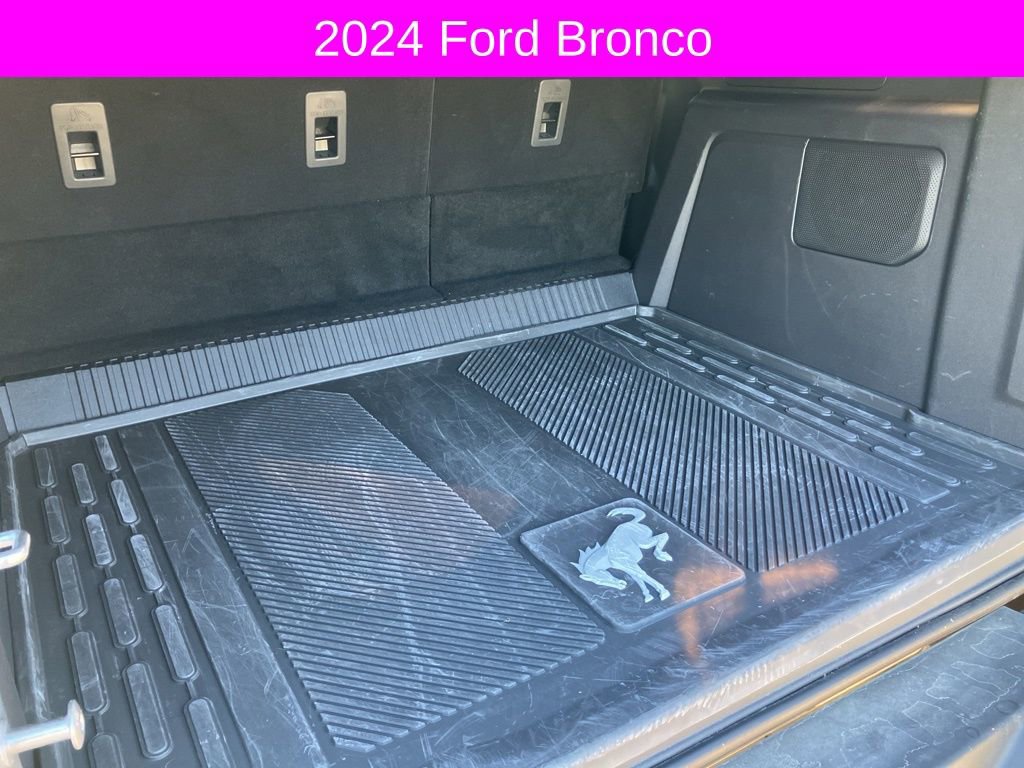 Used 2024 Ford Bronco Outer Banks image 15