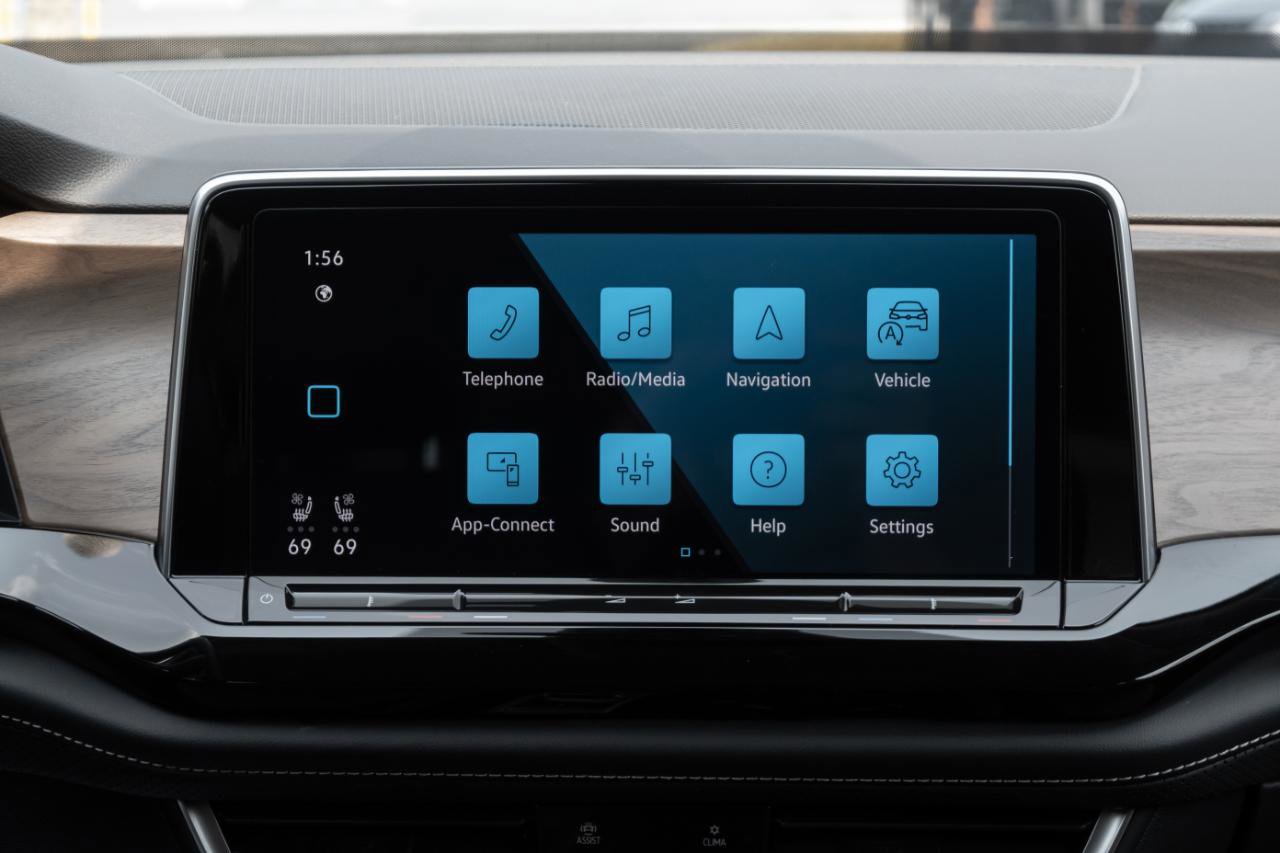 Used 2024 Volkswagen Atlas SE image 23
