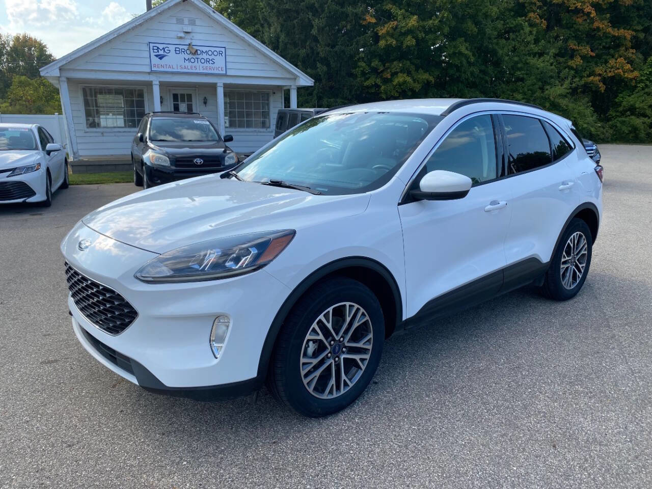 Used 2020 Ford Escape SEL image 1