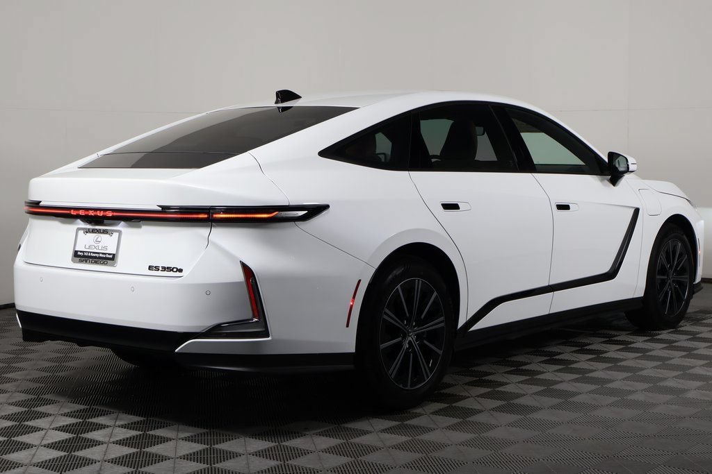 New 2026 Lexus ES 350e w/ Convenience Package FWD image 2