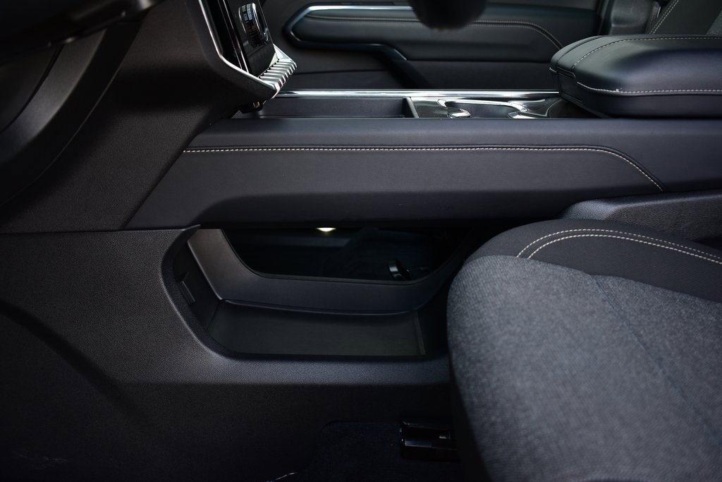 Used 2025 GMC Acadia Elevation image 41