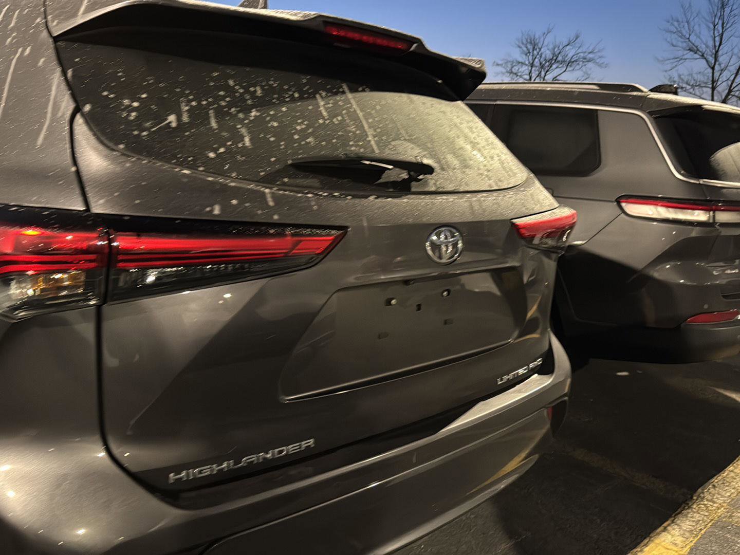 Used 2023 Toyota Highlander Limited image 8