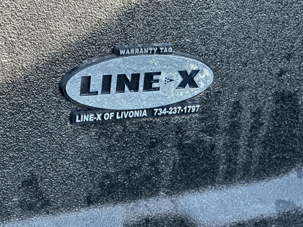 Used 2021 Jeep Gladiator Willys image 11