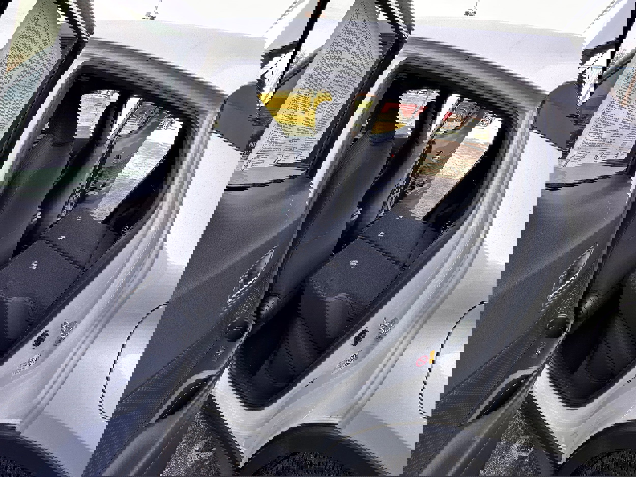 Used 2018 Toyota C-HR image 9