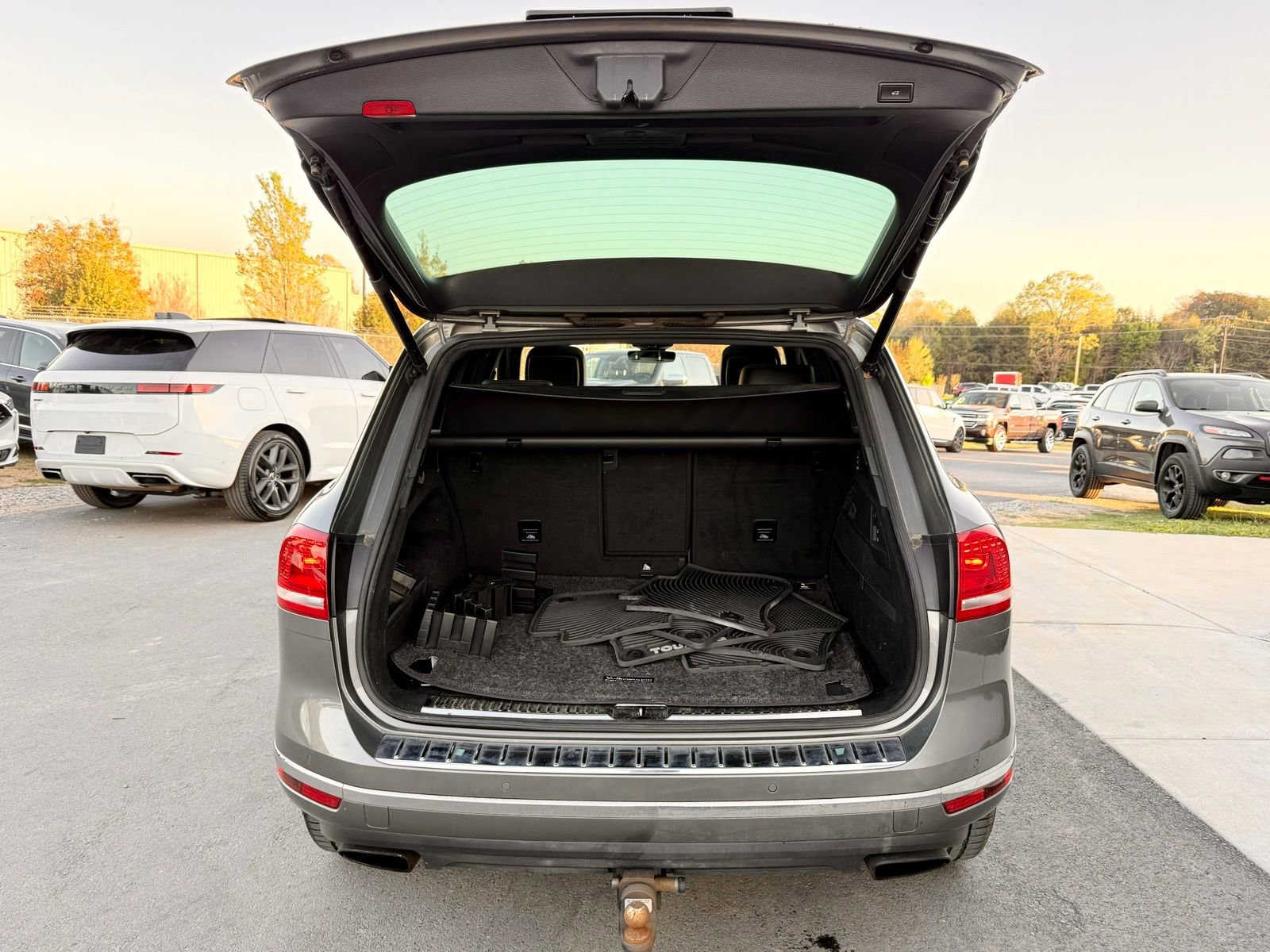 Used 2017 Volkswagen Touareg Wolfsburg Edition AWD/4WD image 45