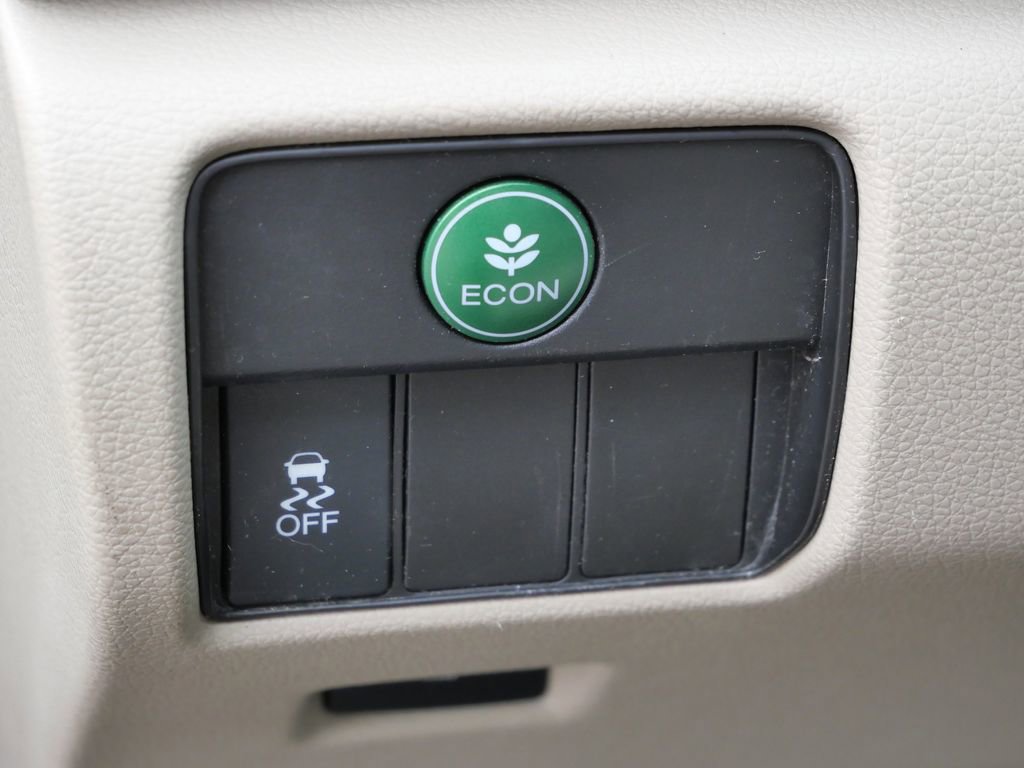 Used 2013 Honda Accord LX image 32