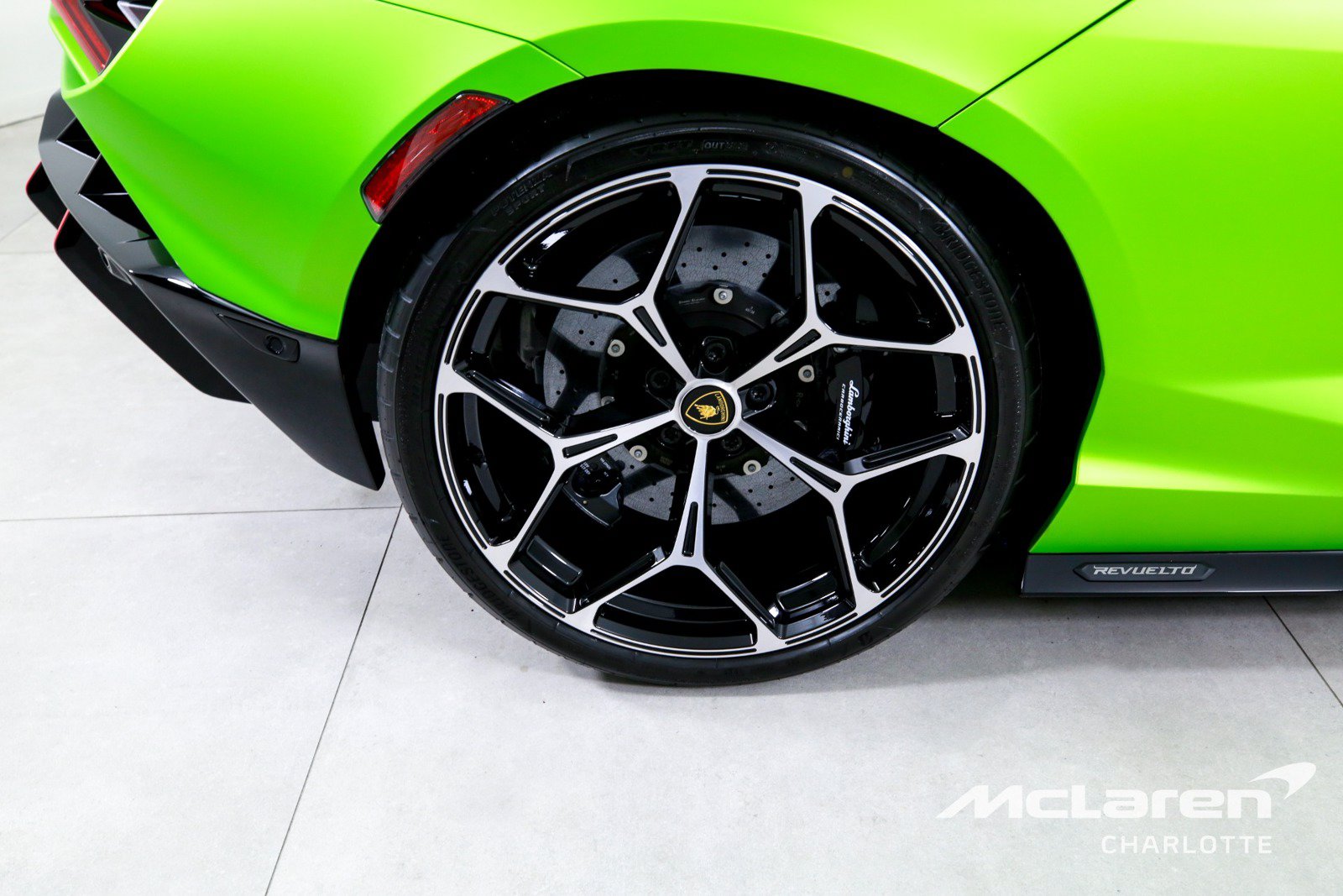 Used 2024 Lamborghini Revuelto AWD/4WD image 26