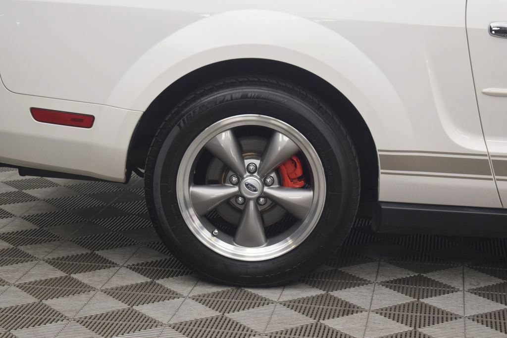 Used 2006 Ford Mustang Premium RWD image 25