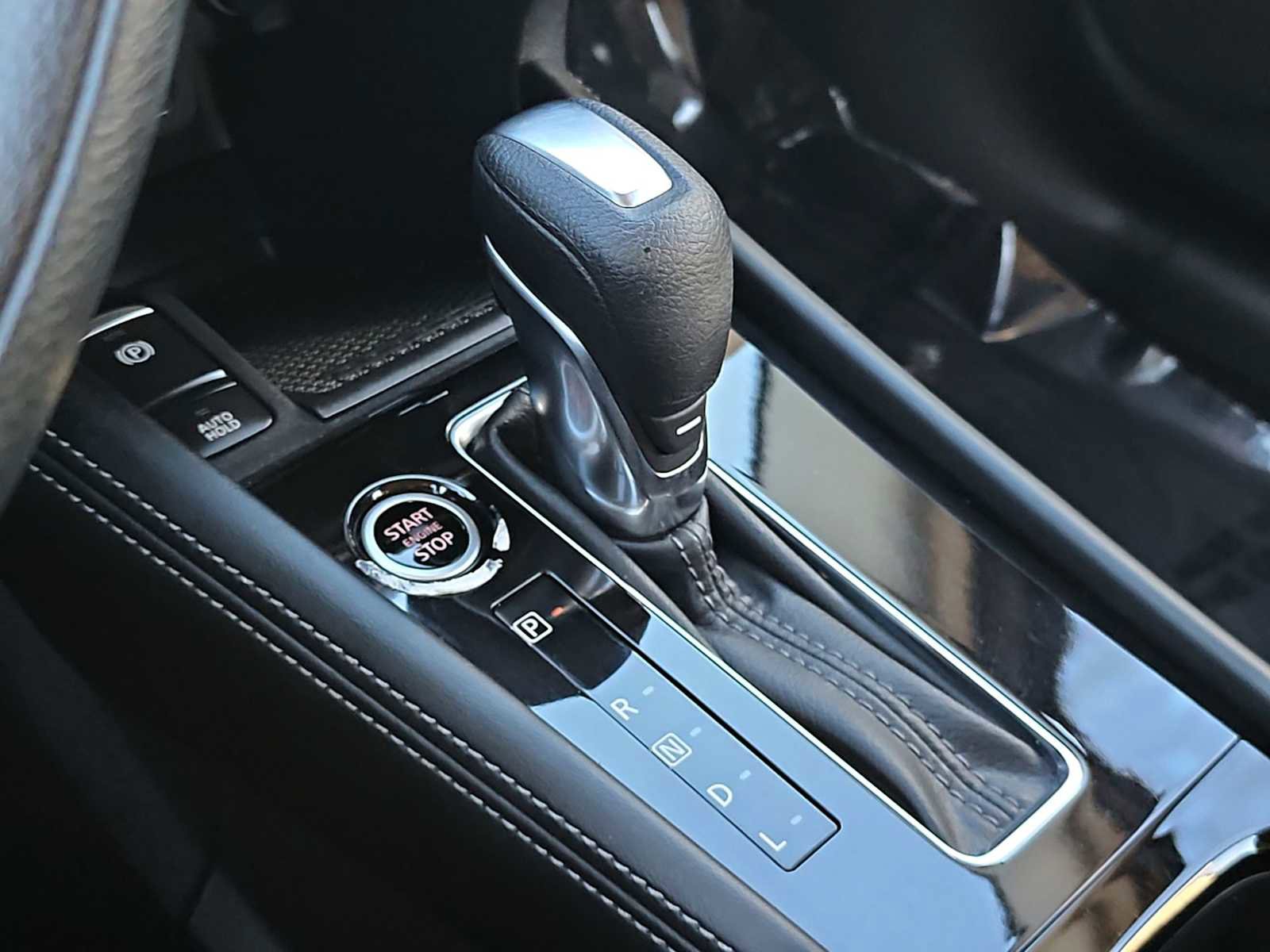 Used 2024 Nissan Kicks SV image 21