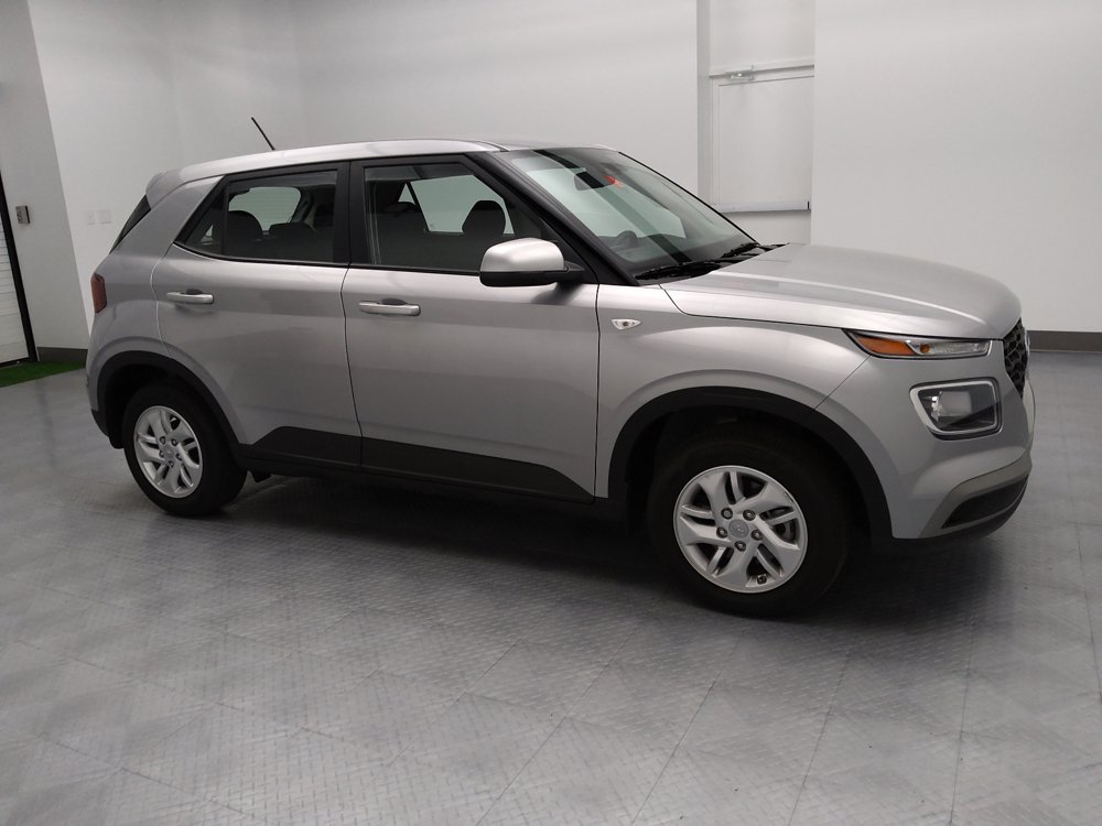 Used 2025 Hyundai Venue SE FWD image 11
