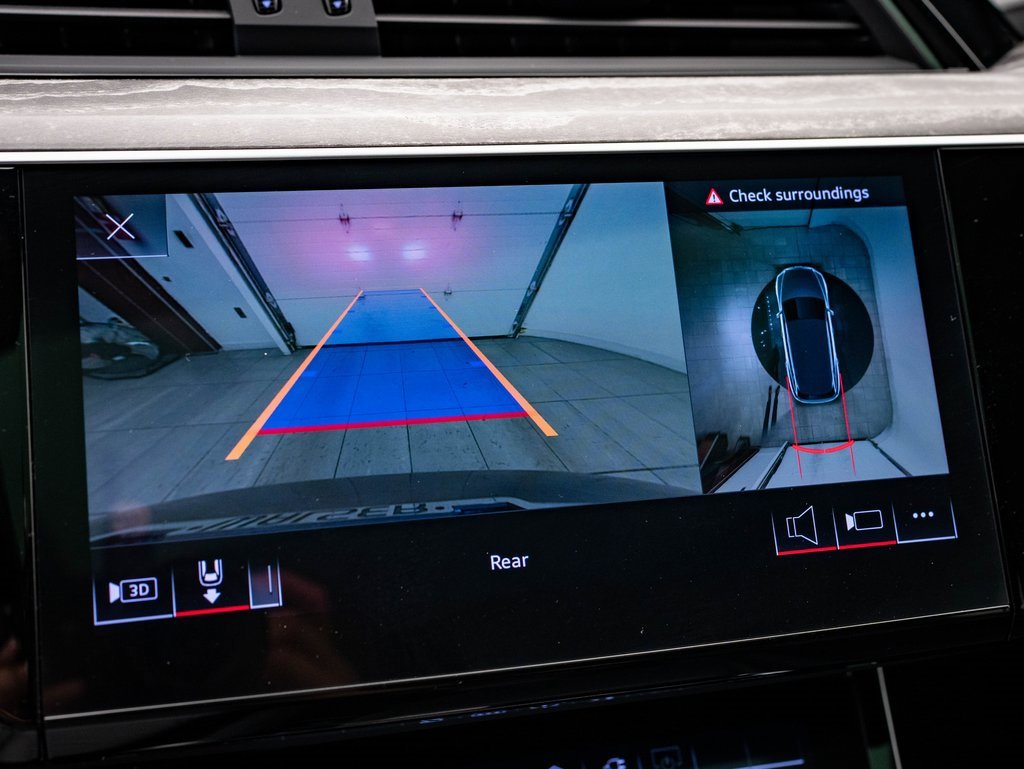 Used 2022 Audi e-tron Premium w/ Convenience Plus Package image 31