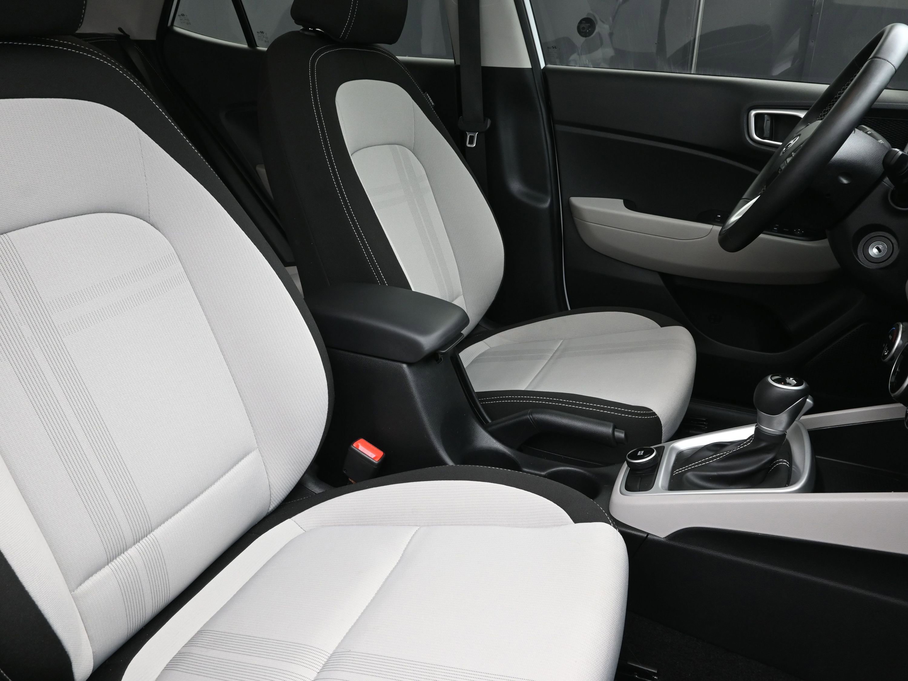 Certified 2022 Hyundai Venue SEL image 27