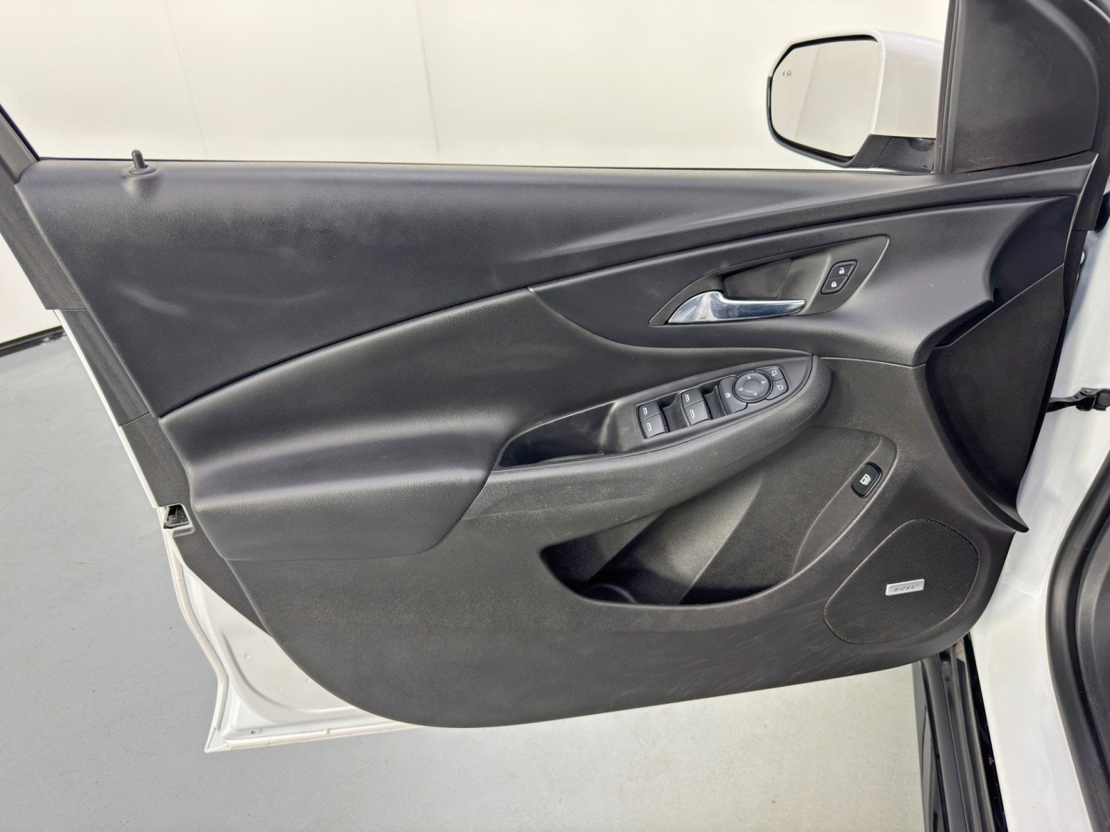 Used 2017 Chevrolet Volt Premier w/ Driver Confidence II Package image 40