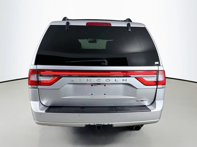 Used 2016 Lincoln Navigator Select AWD/4WD image 6