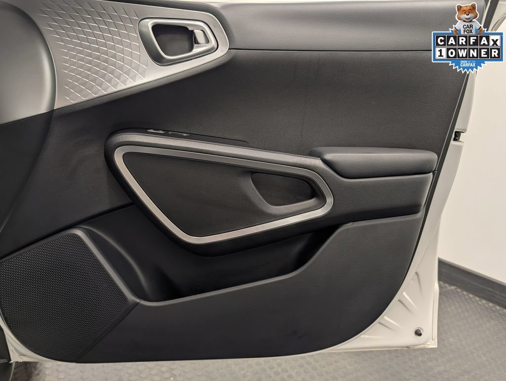 Certified 2025 Kia Soul LX FWD image 28