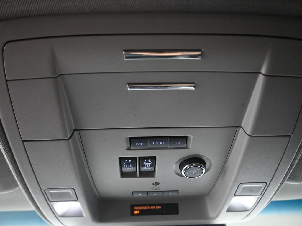 Used 2020 GMC Yukon XL SLT image 11