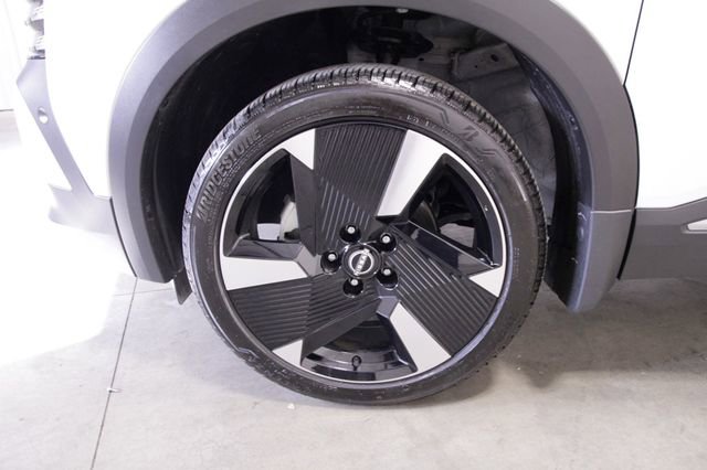 Used 2025 Nissan Kicks SR image 11