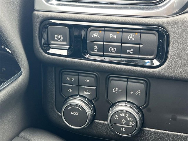 New 2026 GMC Yukon XL Denali image 21