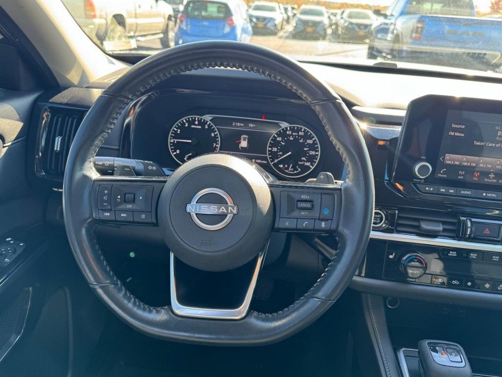 Used 2022 Nissan Pathfinder SV image 12