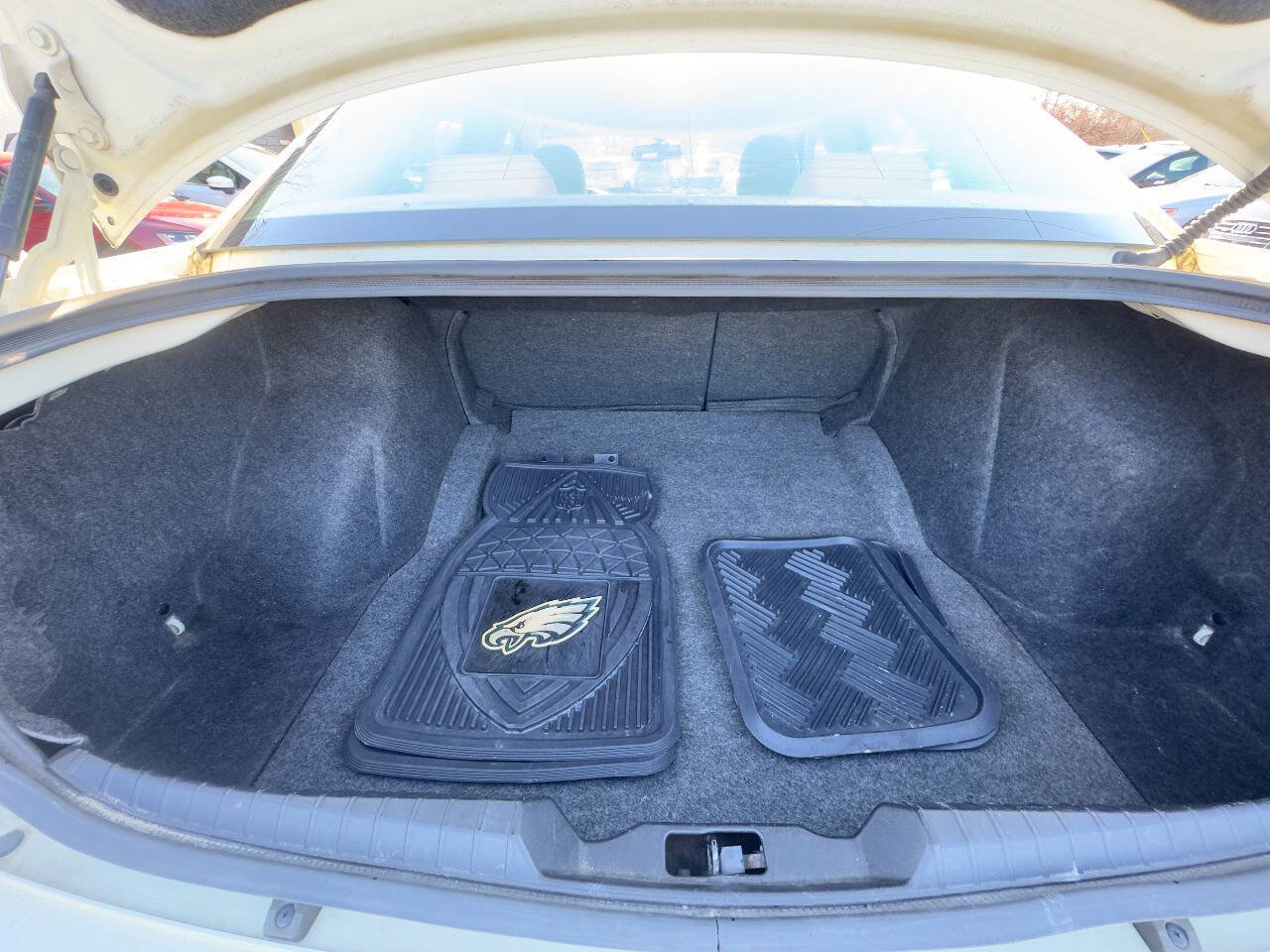 Used 2010 Chrysler 300 Touring image 19