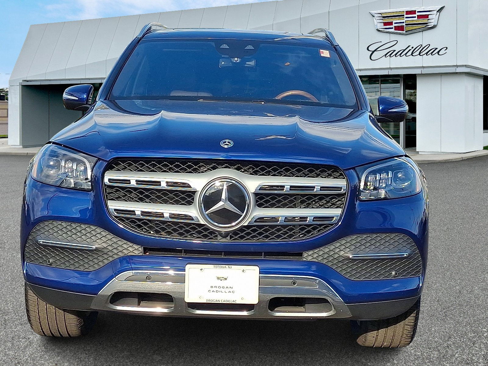 Used 2022 Mercedes-Benz GLS 450 4MATIC image 2