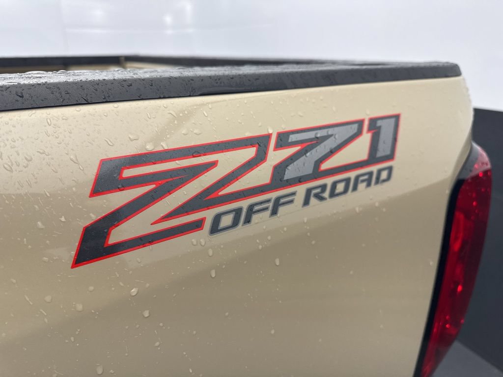 Used 2022 Chevrolet Colorado Z71 AWD/4WD image 37