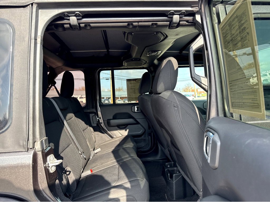 Used 2021 Jeep Wrangler Unlimited Sahara image 9