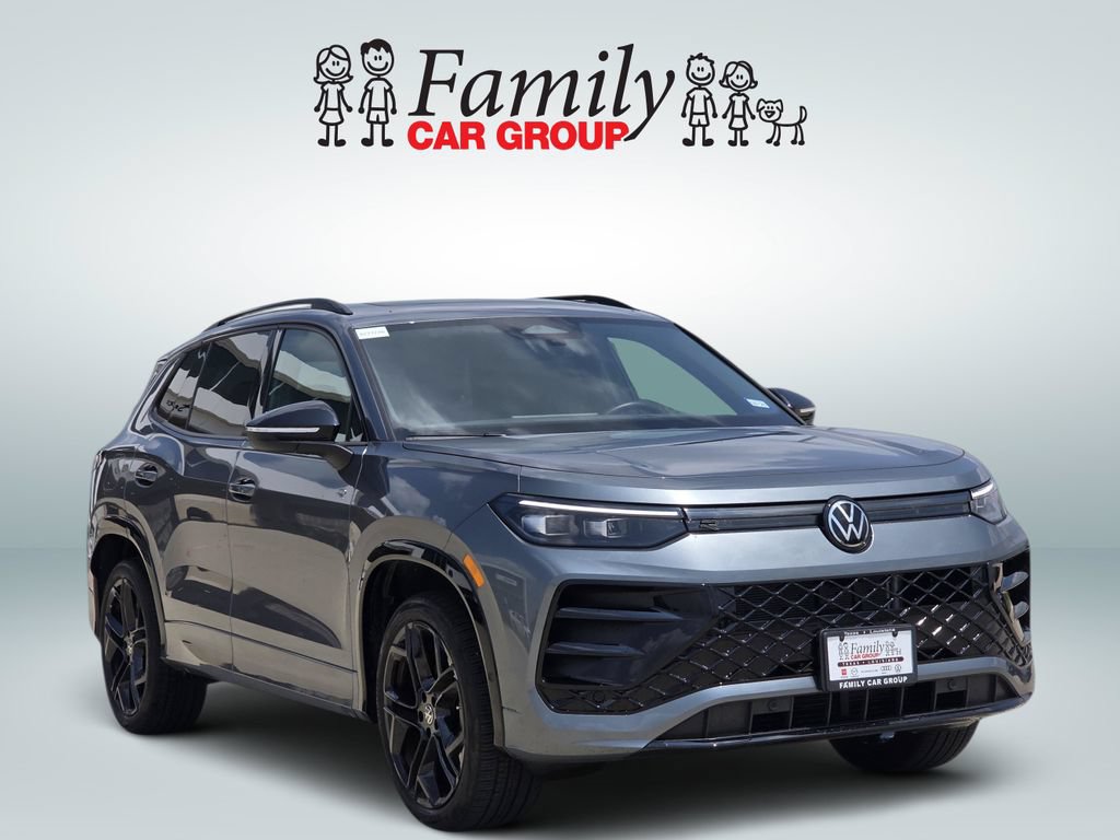 Used 2025 Volkswagen Tiguan SE R-Line AWD/4WD image 2