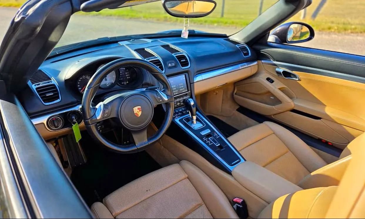 Used 2014 Porsche Boxster S image 2