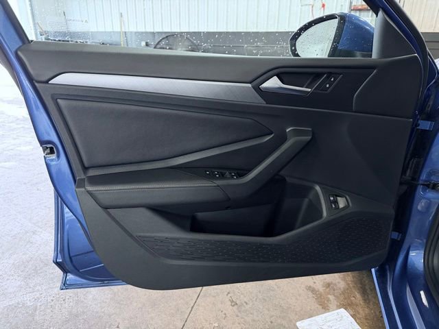 Used 2024 Volkswagen Jetta SE FWD image 10