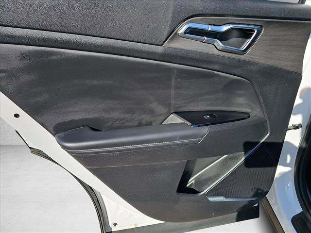 Used 2025 Kia Sportage X-Pro AWD/4WD image 9