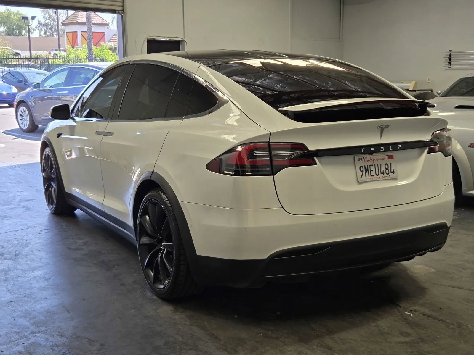Used 2018 Tesla Model X image 2