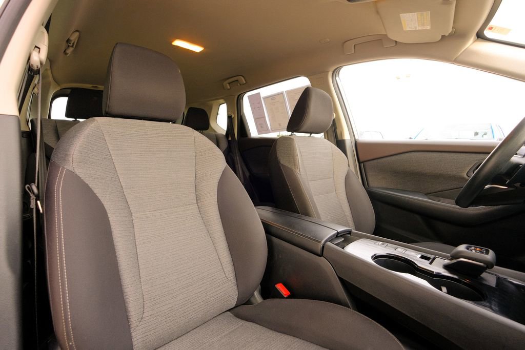 Used 2023 Nissan Rogue SV image 17