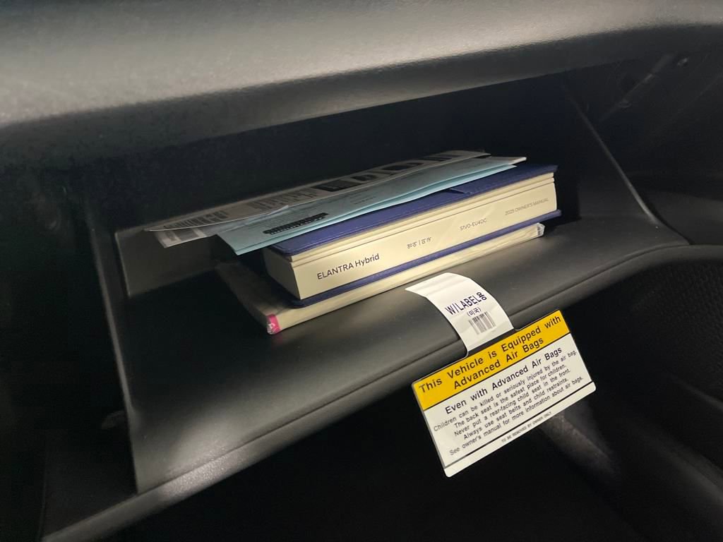 New 2025 Hyundai Elantra Limited image 27