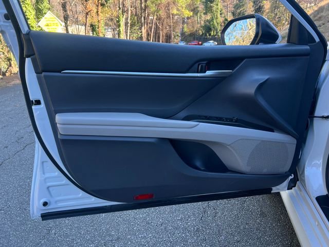 Used 2024 Toyota Camry LE image 10