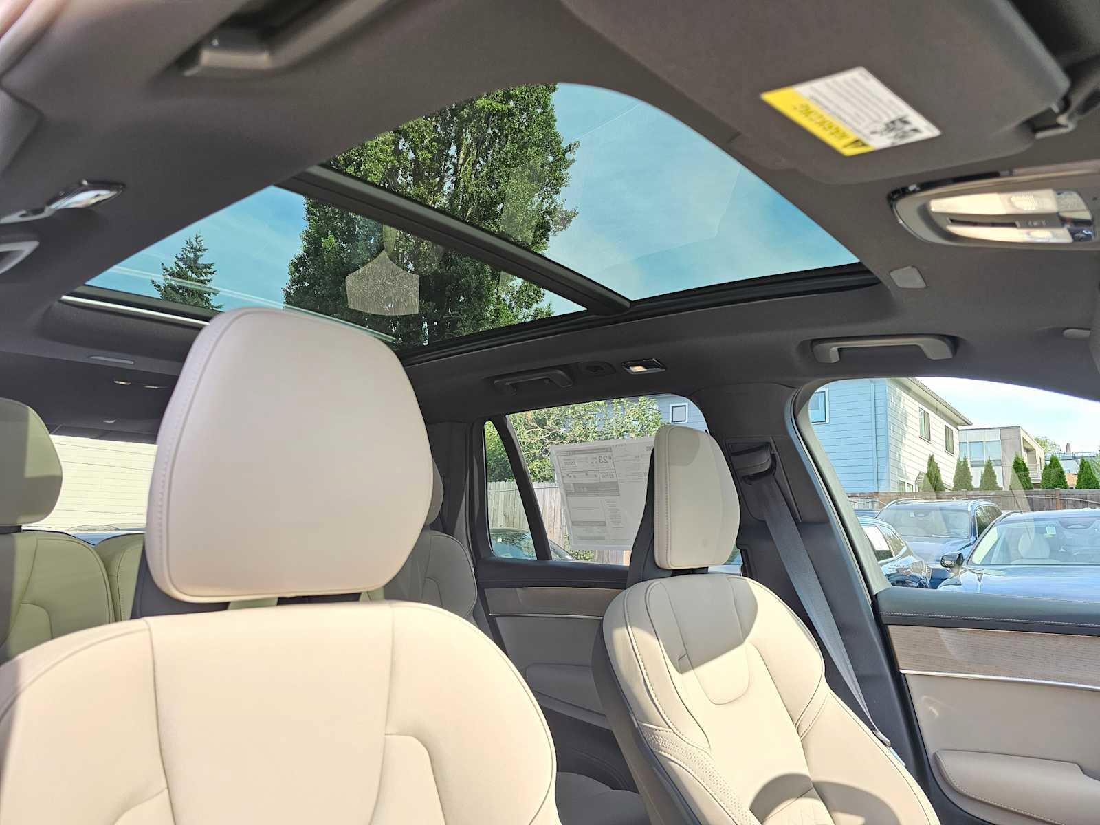 New 2026 Volvo XC90 B6 Plus w/ Protection Package Premier image 11
